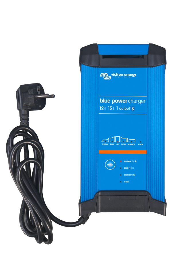 Blue Smart IP22 battery Charger A 12V 15A (1) (front)